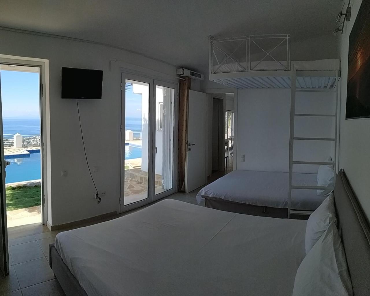 Infinity Blue Suite Saronida Extérieur photo